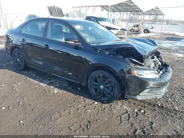 3VWD17AJ8JM205740 2018 VOLKSWAGEN JETTA - Image 1