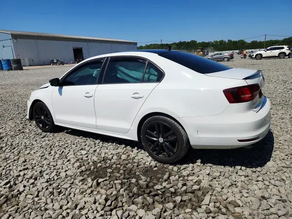 3VWD17AJ8JM206550 2018 VOLKSWAGEN JETTA - Image 2