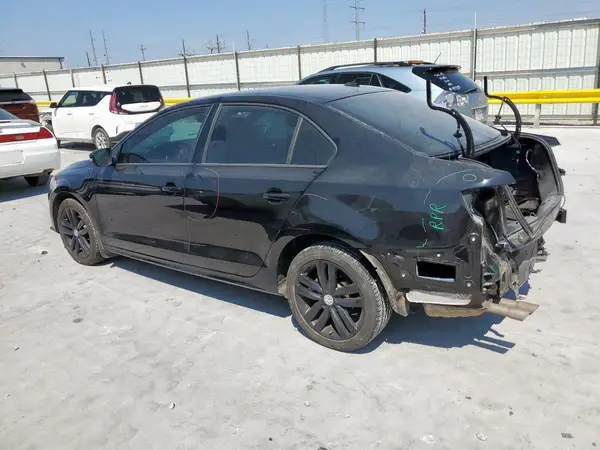 3VWD17AJ8JM222599 2018 VOLKSWAGEN JETTA - Image 2