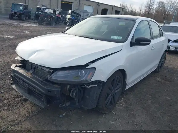 3VWD17AJ8JM245154 2018 VOLKSWAGEN JETTA - Image 2