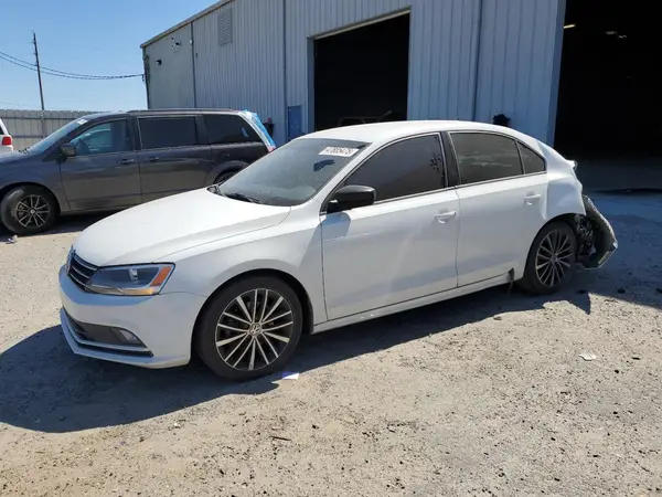 3VWD17AJ9GM239405 2016 VOLKSWAGEN JETTA - Image 1