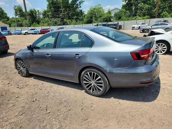 3VWD17AJ9GM264790 2016 VOLKSWAGEN JETTA - Image 2
