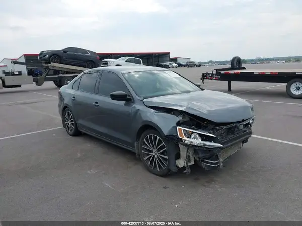 3VWD17AJ9GM274347 2016 VOLKSWAGEN JETTA - Image 1