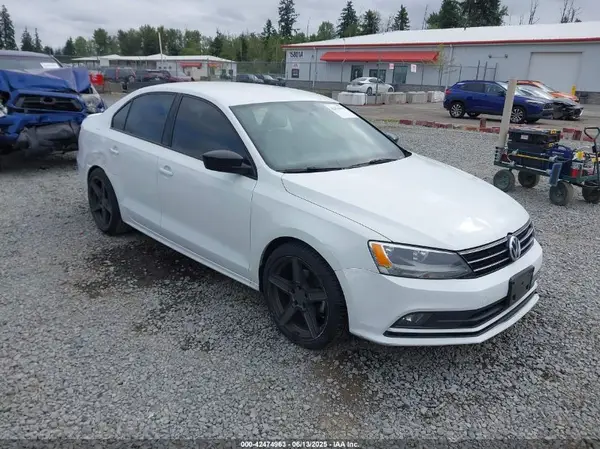 3VWD17AJ9GM275014 2016 VOLKSWAGEN JETTA - Image 1