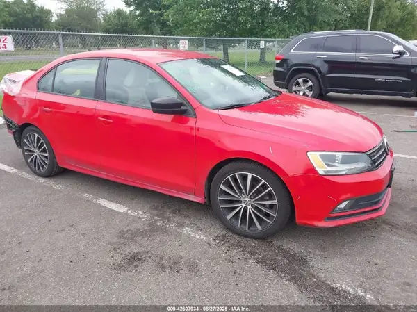 3VWD17AJ9GM303698 2016 VOLKSWAGEN JETTA - Image 1