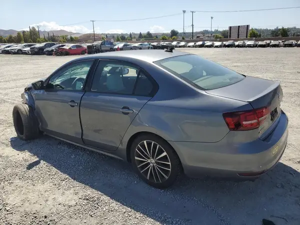 3VWD17AJ9GM329900 2016 VOLKSWAGEN JETTA - Image 2