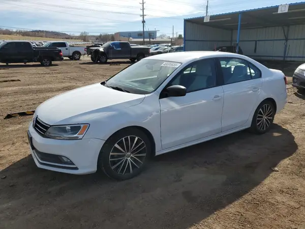 3VWD17AJ9GM331193 2016 VOLKSWAGEN JETTA - Image 1
