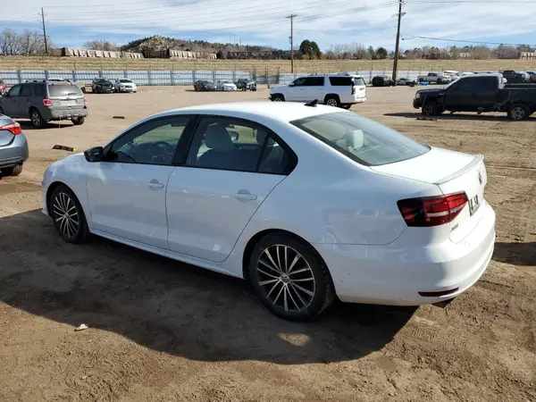 3VWD17AJ9GM331193 2016 VOLKSWAGEN JETTA - Image 2