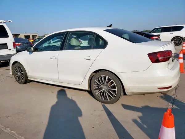 3VWD17AJ9GM339942 2016 VOLKSWAGEN JETTA - Image 2