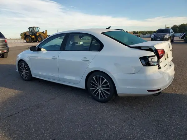 3VWD17AJ9GM360693 2016 VOLKSWAGEN JETTA - Image 2