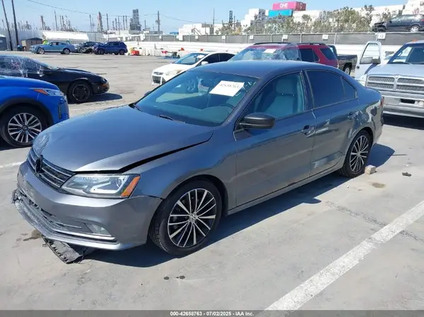3VWD17AJ9GM386534 2016 VOLKSWAGEN JETTA - Image 2