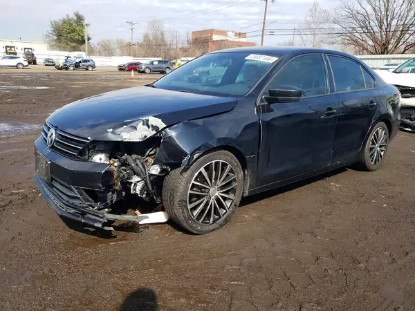 3VWD17AJ9GM395847 2016 VOLKSWAGEN JETTA - Image 1