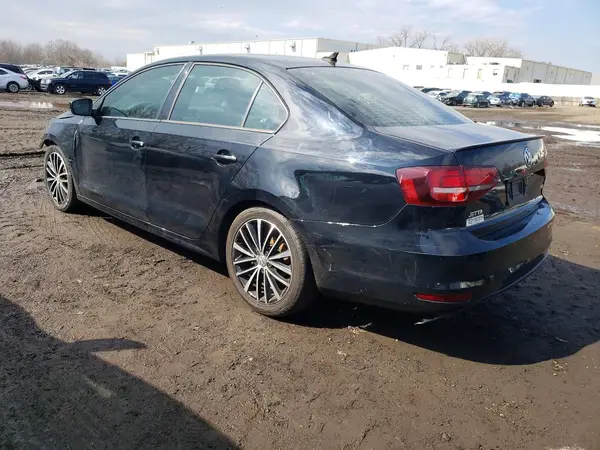 3VWD17AJ9GM395847 2016 VOLKSWAGEN JETTA - Image 2
