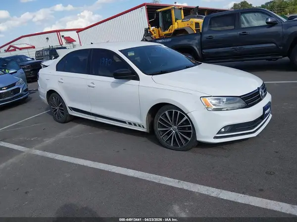 3VWD17AJ9GM400190 2016 VOLKSWAGEN JETTA - Image 1