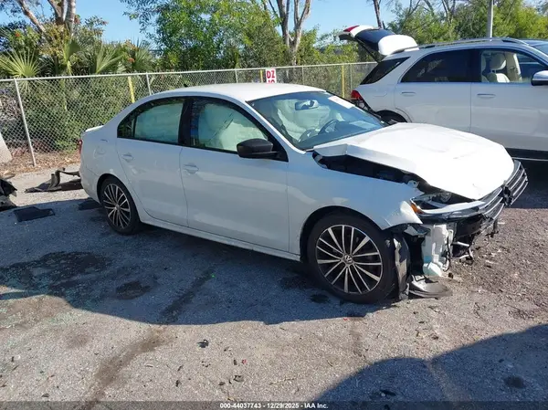 3VWD17AJ9GM418995 2016 VOLKSWAGEN JETTA - Image 1