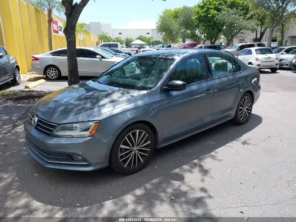 3VWD17AJ9HM302889 2017 VOLKSWAGEN JETTA - Image 2