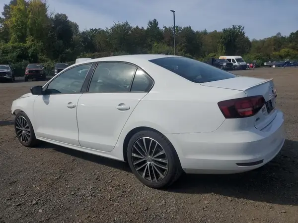 3VWD17AJ9HM388074 2017 VOLKSWAGEN JETTA - Image 2