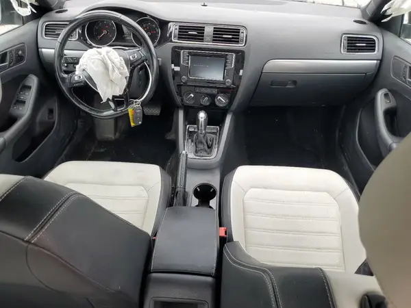 3VWD17AJ9HM405584 2017 VOLKSWAGEN JETTA - Image 8