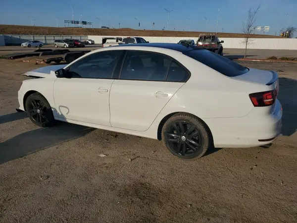 3VWD17AJ9JM248225 2018 VOLKSWAGEN JETTA - Image 2