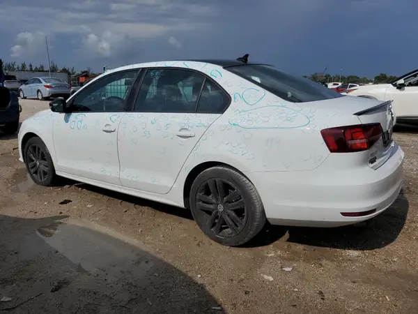 3VWD17AJ9JM248614 2018 VOLKSWAGEN JETTA - Image 2