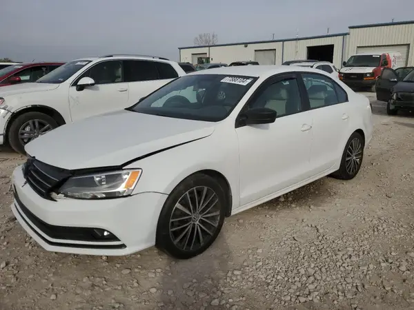 3VWD17AJXGM221351 2016 VOLKSWAGEN JETTA - Image 1