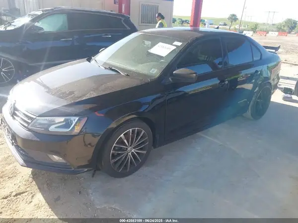 3VWD17AJXGM277760 2016 VOLKSWAGEN JETTA - Image 2