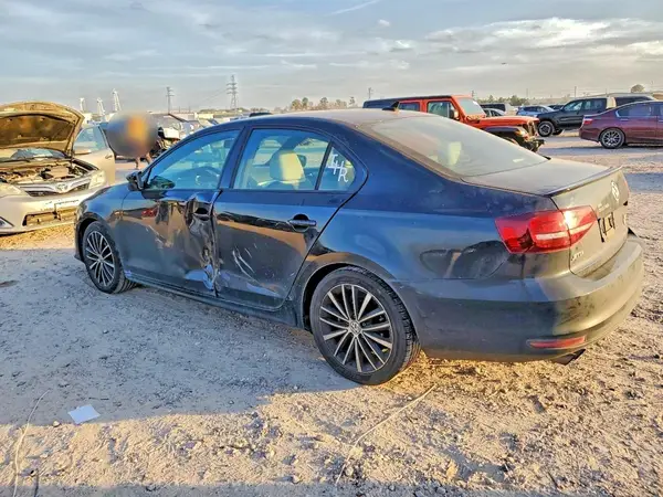 3VWD17AJXGM294641 2016 VOLKSWAGEN JETTA - Image 2