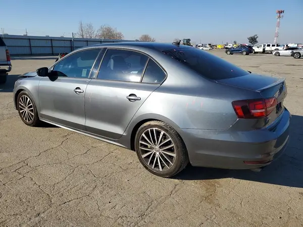 3VWD17AJXGM298611 2016 VOLKSWAGEN JETTA - Image 2