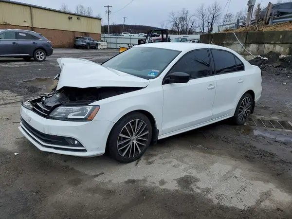 3VWD17AJXGM300776 2016 VOLKSWAGEN JETTA - Image 1