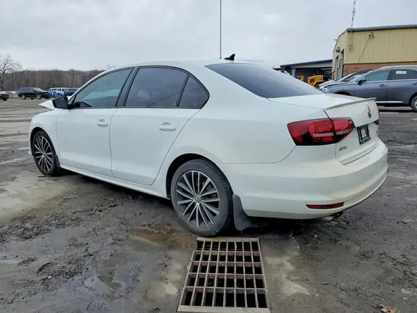 3VWD17AJXGM300776 2016 VOLKSWAGEN JETTA - Image 2