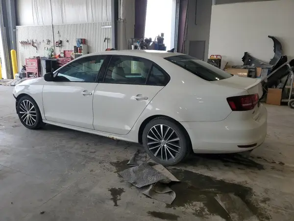 3VWD17AJXGM348472 2016 VOLKSWAGEN JETTA - Image 2