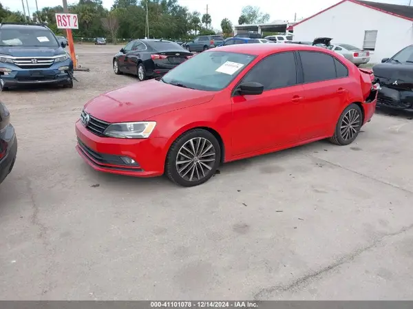 3VWD17AJXGM374215 2016 VOLKSWAGEN JETTA - Image 2