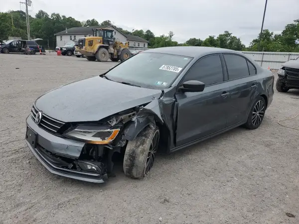 3VWD17AJXGM393847 2016 VOLKSWAGEN JETTA - Image 1