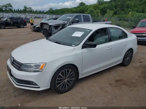 3VWD17AJXGM394304 2016 VOLKSWAGEN JETTA - Image 2