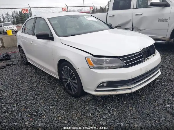 3VWD17AJXGM394996 2016 VOLKSWAGEN JETTA - Image 1