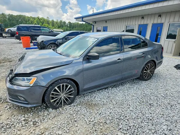 3VWD17AJXGM399972 2016 VOLKSWAGEN JETTA - Image 1