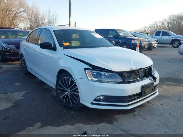 3VWD17AJXGM402241 2016 VOLKSWAGEN JETTA - Image 1