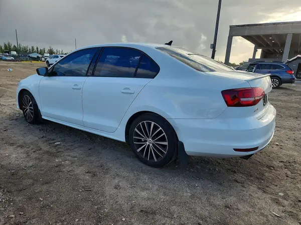 3VWD17AJXGM404779 2016 VOLKSWAGEN JETTA - Image 2