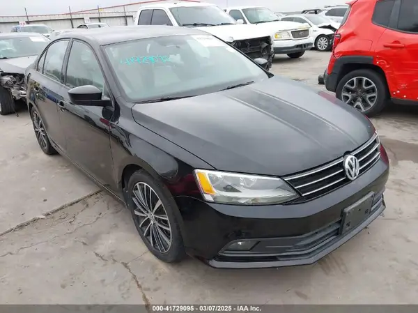 3VWD17AJXGM414227 2016 VOLKSWAGEN JETTA - Image 1