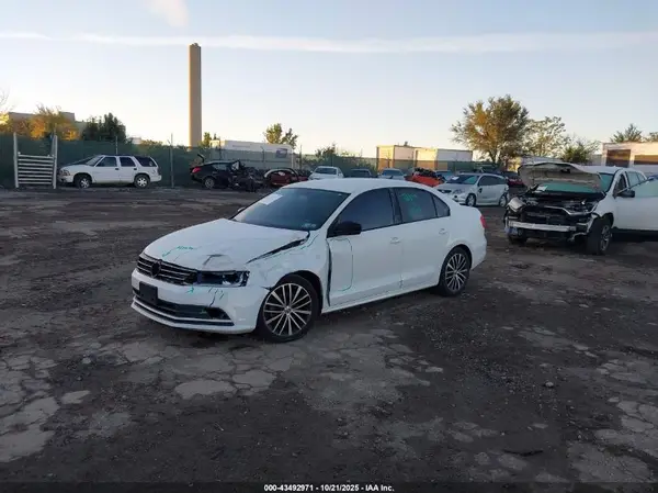3VWD17AJXHM300018 2017 VOLKSWAGEN JETTA - Image 2