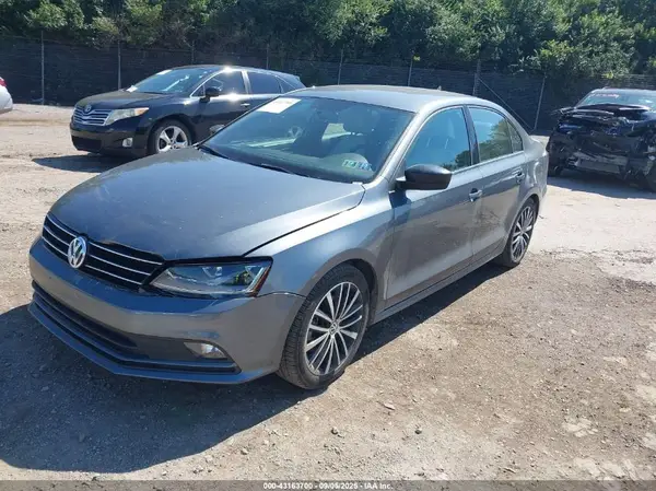 3VWD17AJXHM301928 2017 VOLKSWAGEN JETTA - Image 2