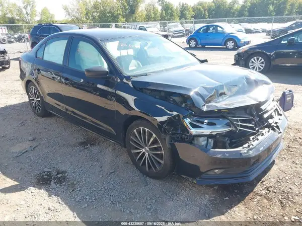 3VWD17AJXHM302738 2017 VOLKSWAGEN JETTA - Image 1