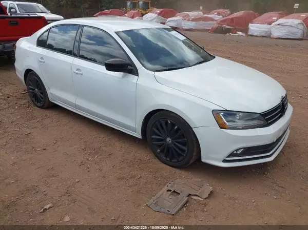 3VWD17AJXHM309835 2017 VOLKSWAGEN JETTA - Image 1
