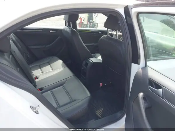 3VWD17AJXJM251750 2018 VOLKSWAGEN JETTA - Image 8