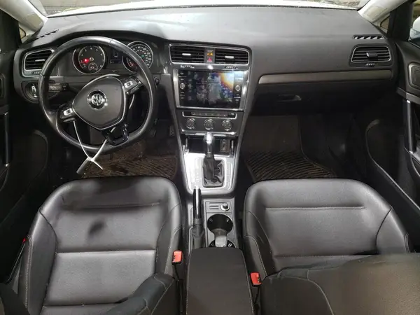 3VWD17AU4JM761649 2018 VOLKSWAGEN GOLF - Image 8