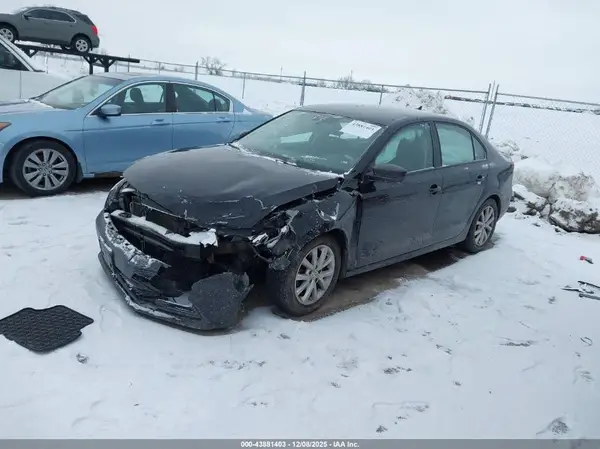 3VWD67AJ0GM216242 2016 VOLKSWAGEN JETTA - Image 2