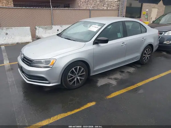 3VWD67AJ0GM249810 2016 VOLKSWAGEN JETTA - Image 2