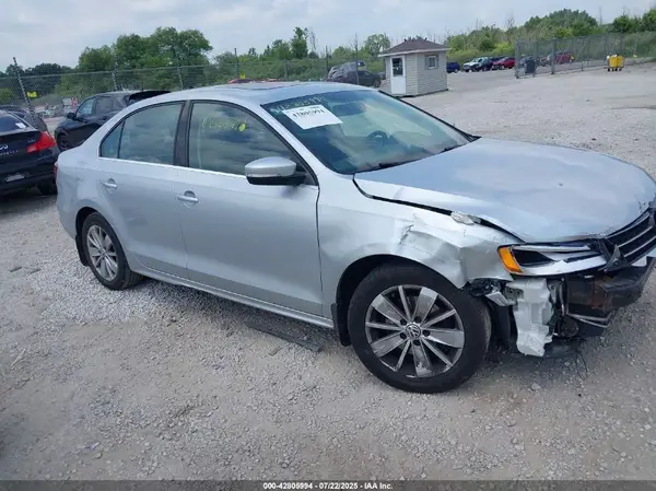 3VWD67AJ0GM253114 2016 VOLKSWAGEN JETTA - Image 1
