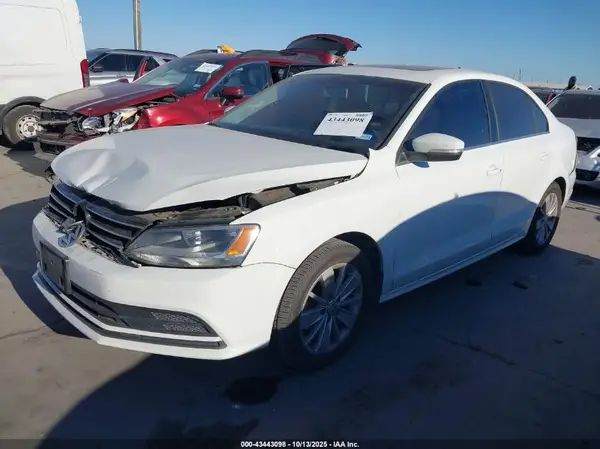 3VWD67AJ0GM261780 2016 VOLKSWAGEN JETTA - Image 2