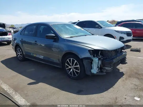3VWD67AJ0GM267482 2016 VOLKSWAGEN JETTA - Image 1